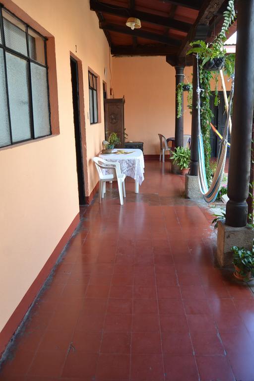 Hostal Morenos Antigua Exterior foto